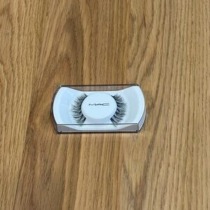 5 for $25 item 🌺 MAC Romantic Lashes False Eyelashes 80